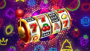 Antarmuka aplikasi obor slot yang menampilkan sportsbook Liga 1 dan live-dealer tables pada layar mobile